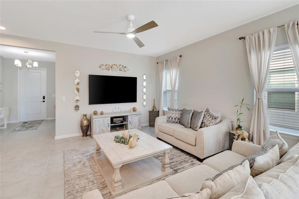 待售: $425,000 (4 贝兹, 3 浴室, 2752 平方英尺)