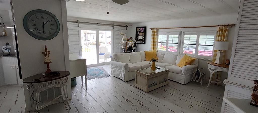 En Venta: $270,000 (2 camas, 2 baños, 1248 Pies cuadrados)