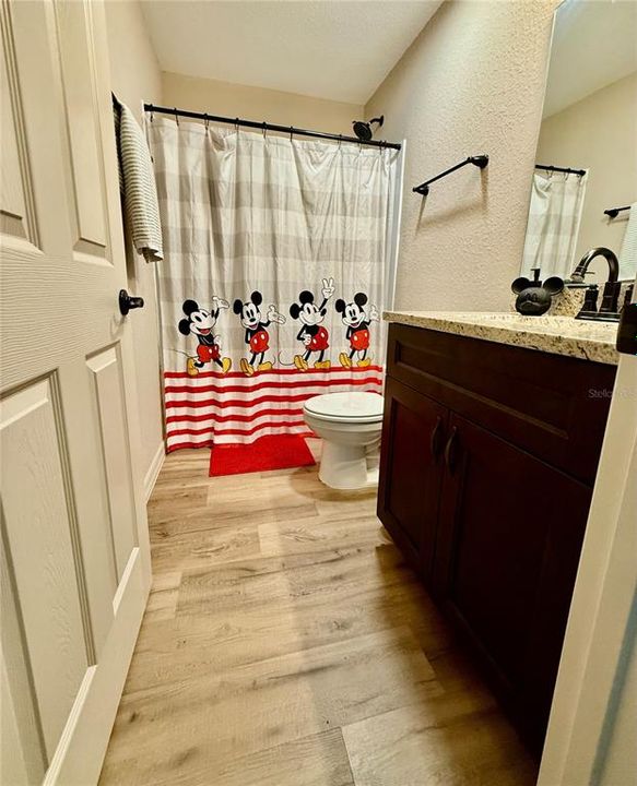 合同活跃: $285,000 (4 贝兹, 2 浴室, 1747 平方英尺)