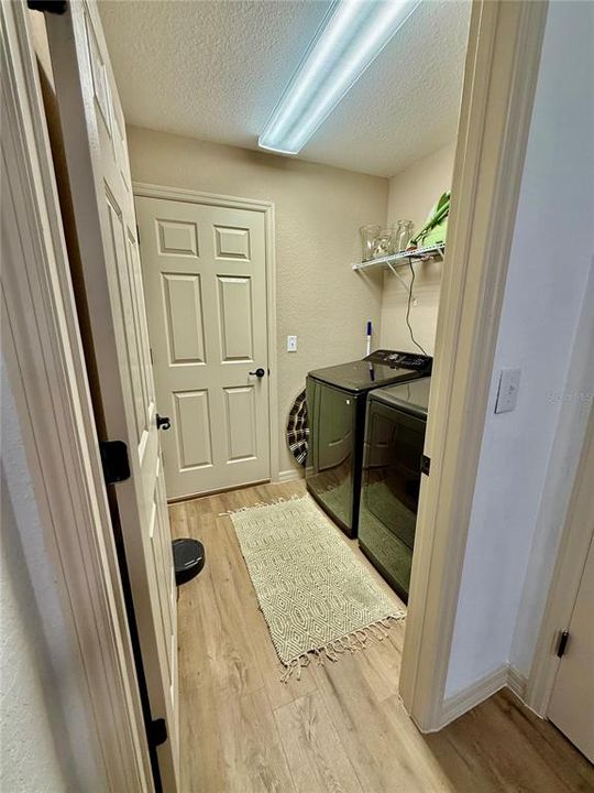 合同活跃: $285,000 (4 贝兹, 2 浴室, 1747 平方英尺)