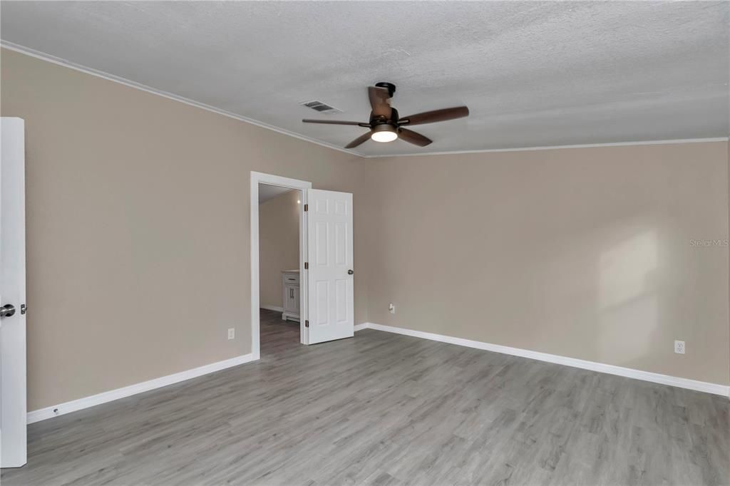 For Sale: $269,900 (3 beds, 2 baths, 1826 Square Feet)