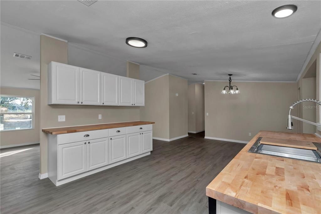 For Sale: $269,900 (3 beds, 2 baths, 1826 Square Feet)