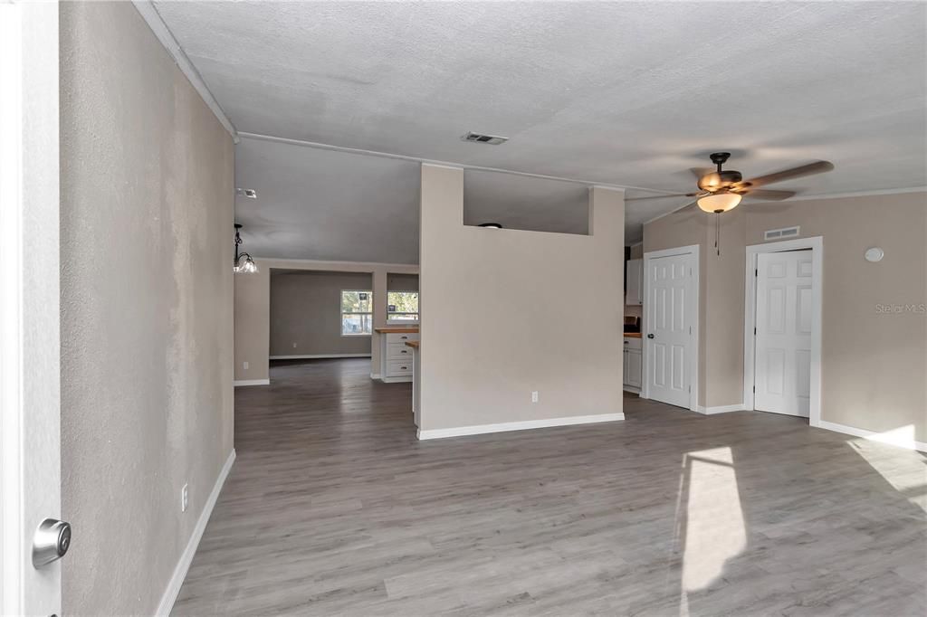 For Sale: $269,900 (3 beds, 2 baths, 1826 Square Feet)