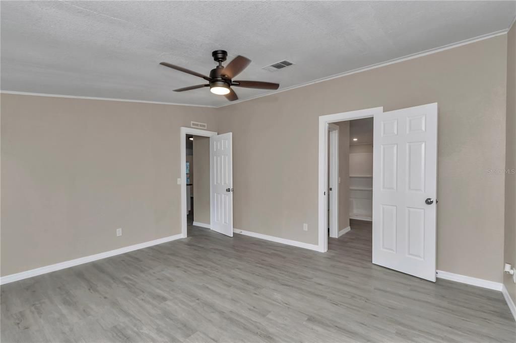 For Sale: $269,900 (3 beds, 2 baths, 1826 Square Feet)