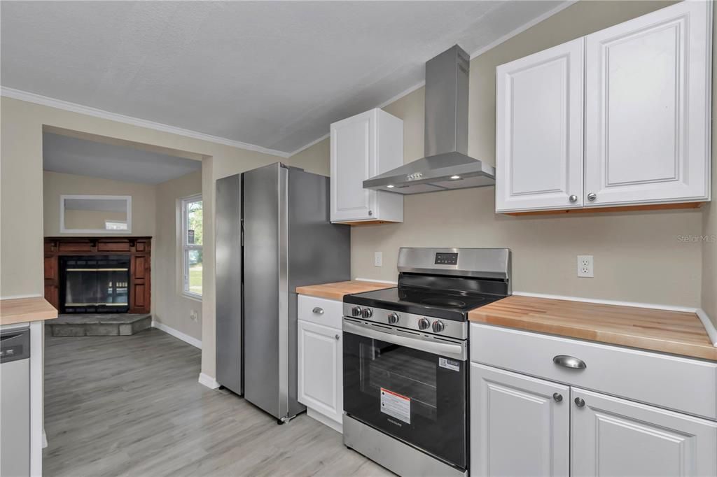 For Sale: $269,900 (3 beds, 2 baths, 1826 Square Feet)