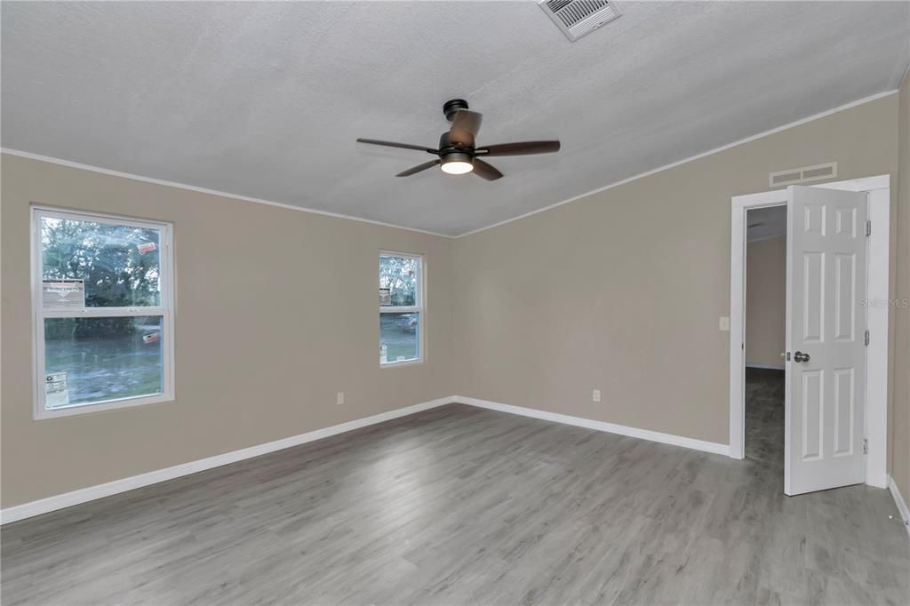 For Sale: $269,900 (3 beds, 2 baths, 1826 Square Feet)