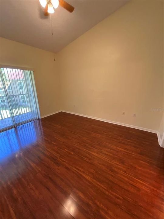 For Rent: $1,800 (3 beds, 2 baths, 1136 Square Feet)