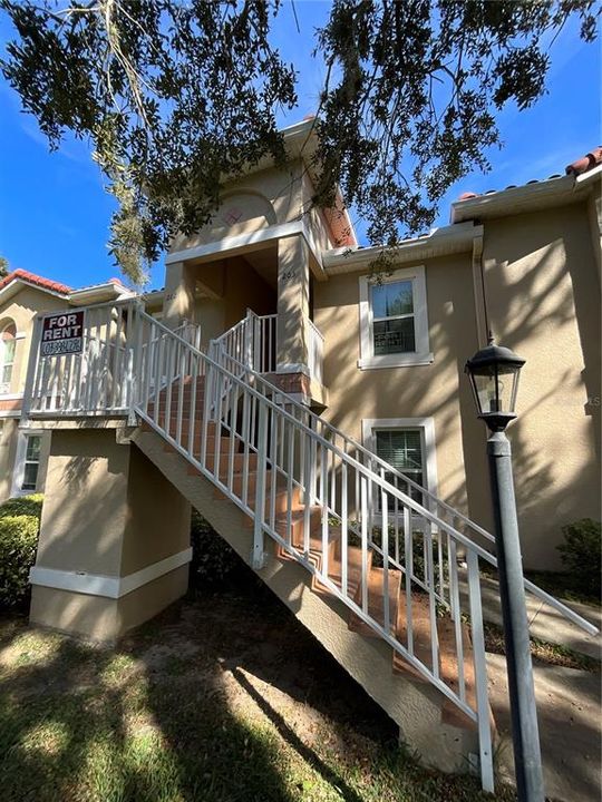 For Rent: $1,800 (3 beds, 2 baths, 1136 Square Feet)