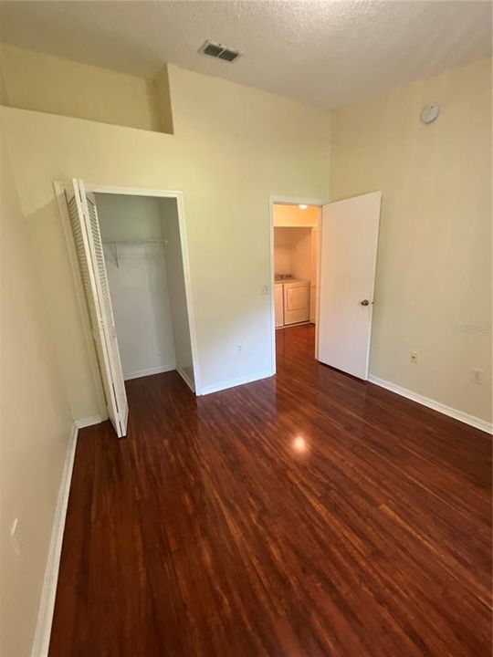 For Rent: $1,800 (3 beds, 2 baths, 1136 Square Feet)