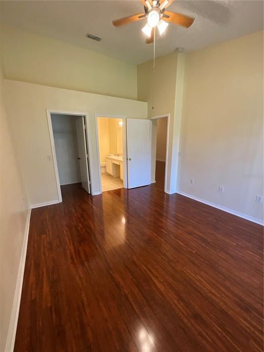 For Rent: $1,800 (3 beds, 2 baths, 1136 Square Feet)