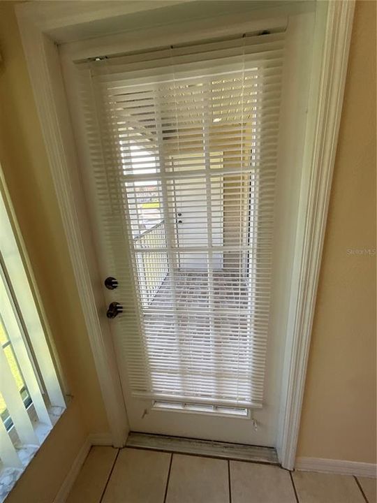 For Rent: $1,800 (3 beds, 2 baths, 1136 Square Feet)