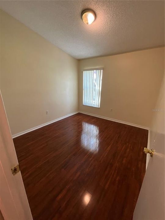 For Rent: $1,800 (3 beds, 2 baths, 1136 Square Feet)