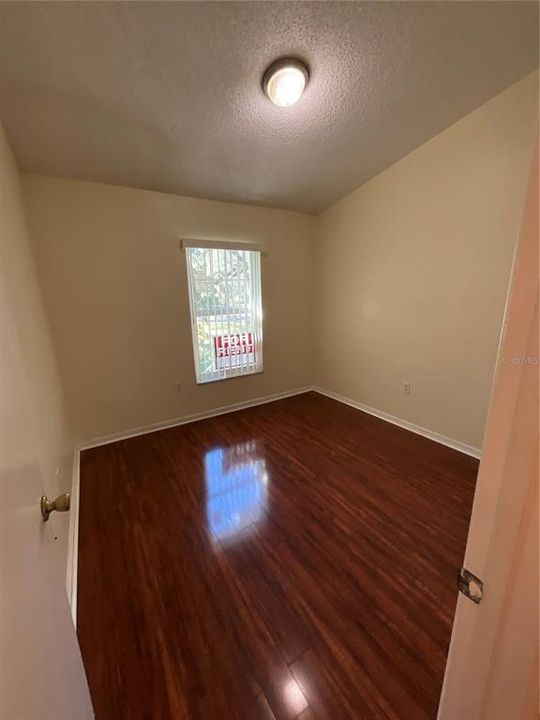 For Rent: $1,800 (3 beds, 2 baths, 1136 Square Feet)