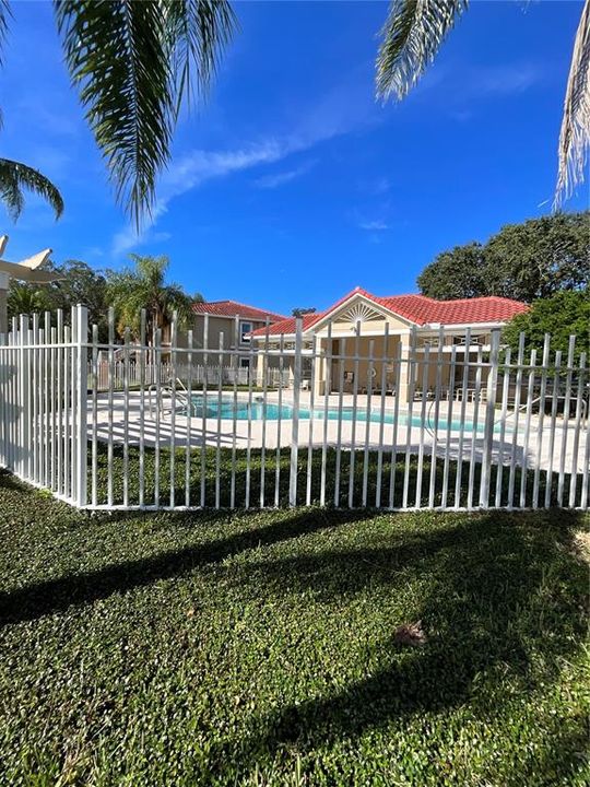 For Rent: $1,800 (3 beds, 2 baths, 1136 Square Feet)