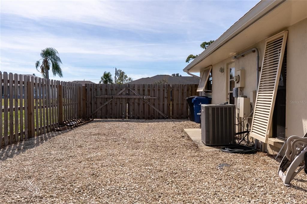 En Venta: $479,900 (3 camas, 2 baños, 2142 Pies cuadrados)