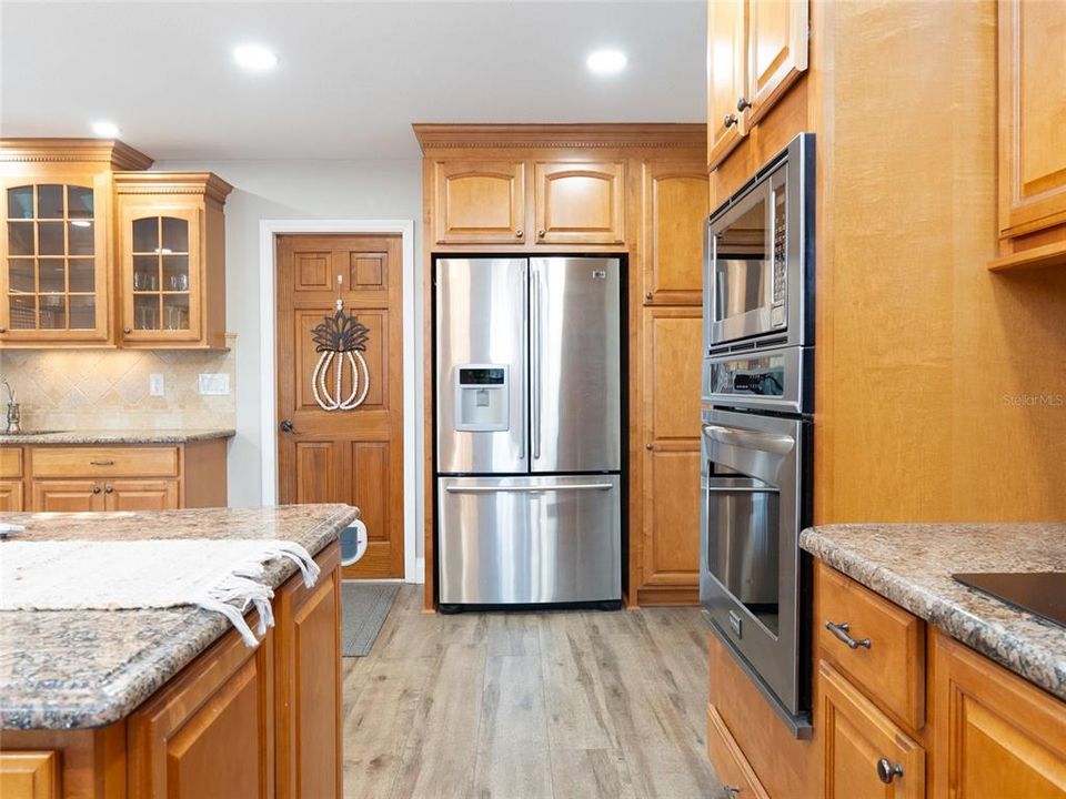 En Venta: $479,900 (3 camas, 2 baños, 2142 Pies cuadrados)