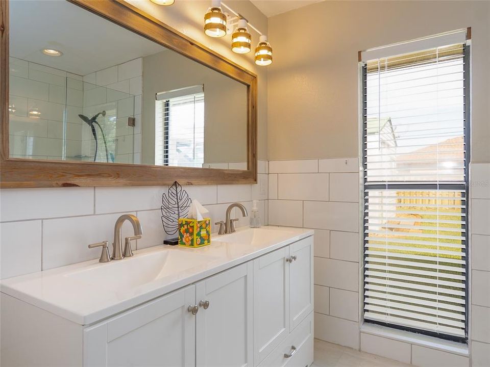 En Venta: $479,900 (3 camas, 2 baños, 2142 Pies cuadrados)