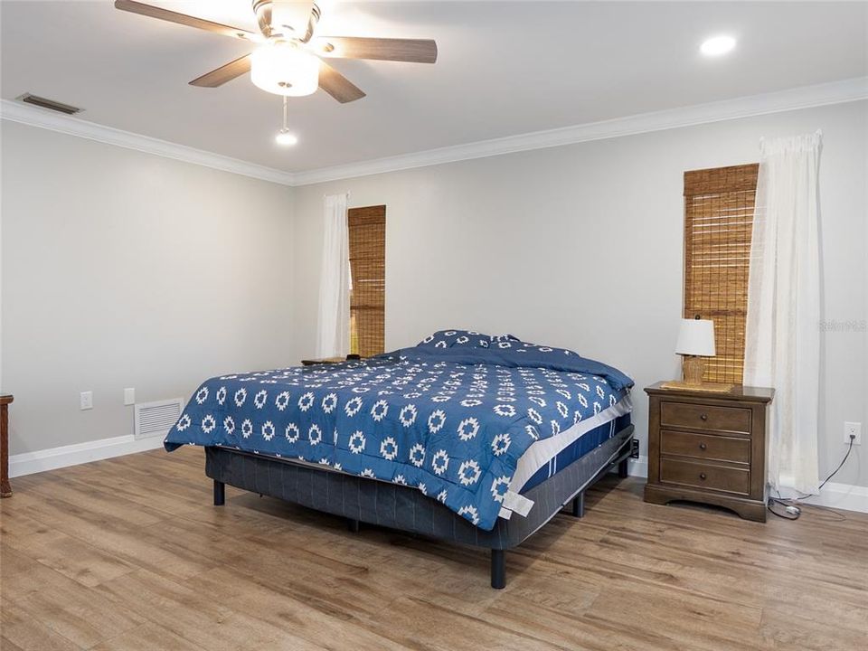 En Venta: $479,900 (3 camas, 2 baños, 2142 Pies cuadrados)