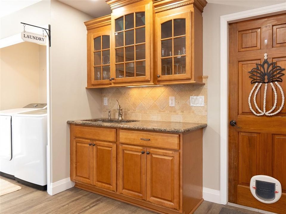 En Venta: $479,900 (3 camas, 2 baños, 2142 Pies cuadrados)