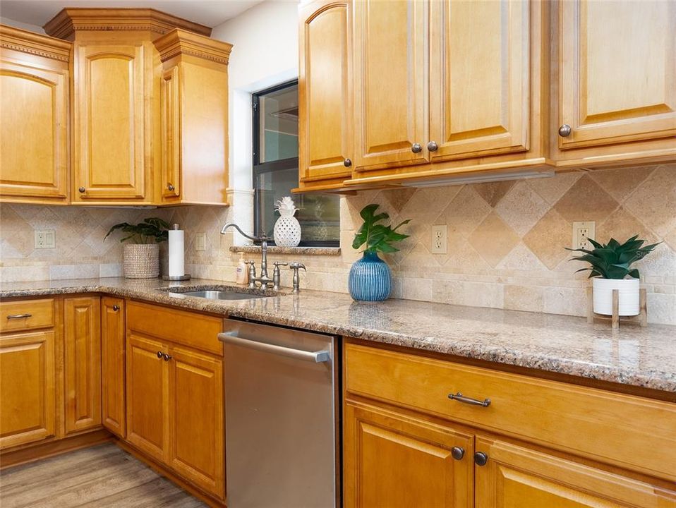 En Venta: $479,900 (3 camas, 2 baños, 2142 Pies cuadrados)