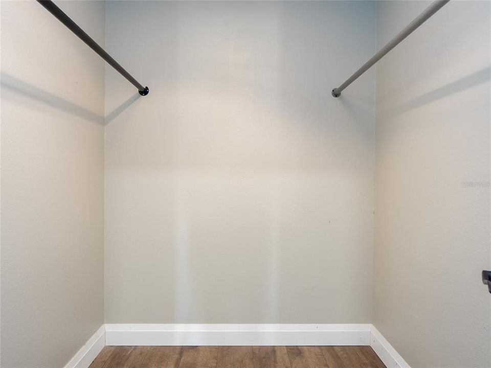 En Venta: $479,900 (3 camas, 2 baños, 2142 Pies cuadrados)