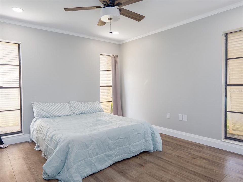 En Venta: $479,900 (3 camas, 2 baños, 2142 Pies cuadrados)