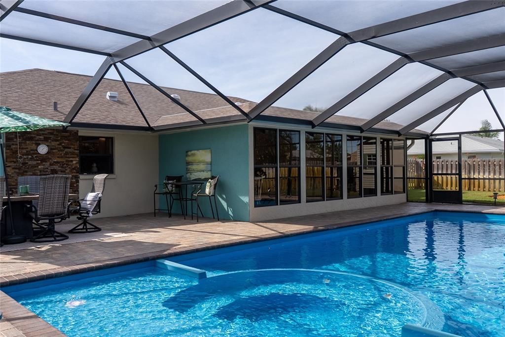 En Venta: $479,900 (3 camas, 2 baños, 2142 Pies cuadrados)