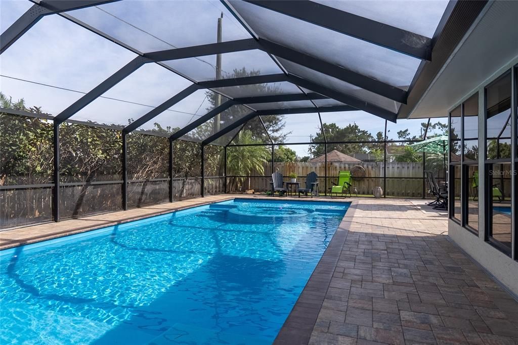 En Venta: $479,900 (3 camas, 2 baños, 2142 Pies cuadrados)