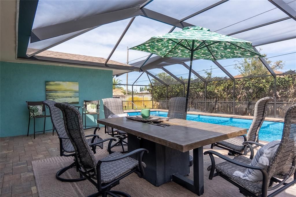 En Venta: $479,900 (3 camas, 2 baños, 2142 Pies cuadrados)