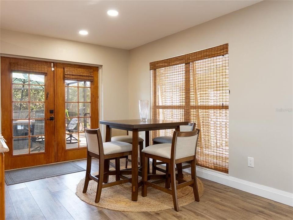 En Venta: $479,900 (3 camas, 2 baños, 2142 Pies cuadrados)