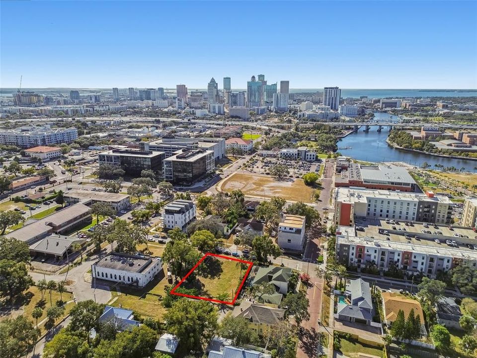 For Sale: $1,100,000 (0.24 acres)