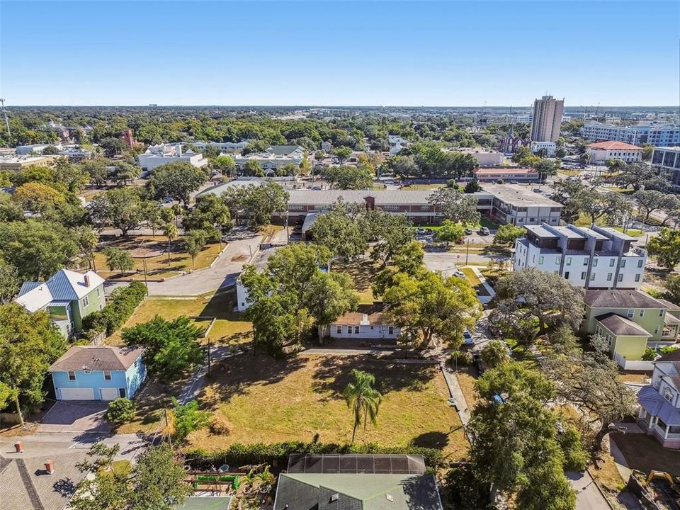 For Sale: $1,100,000 (0.24 acres)