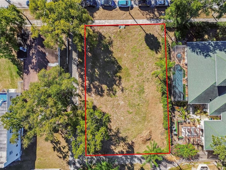 For Sale: $1,100,000 (0.24 acres)