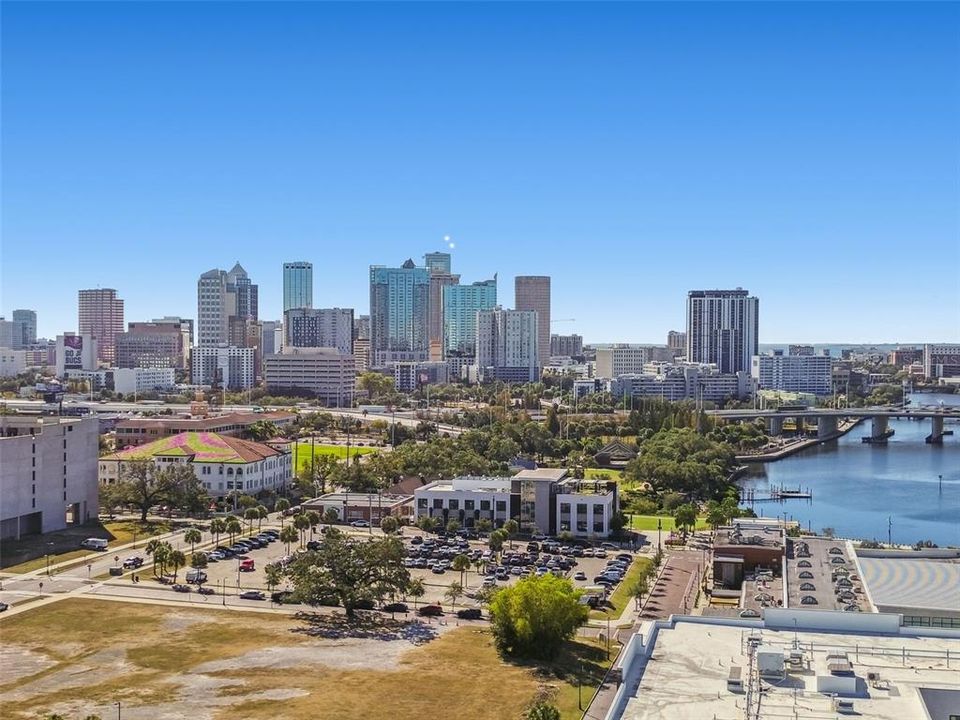 For Sale: $1,100,000 (0.24 acres)