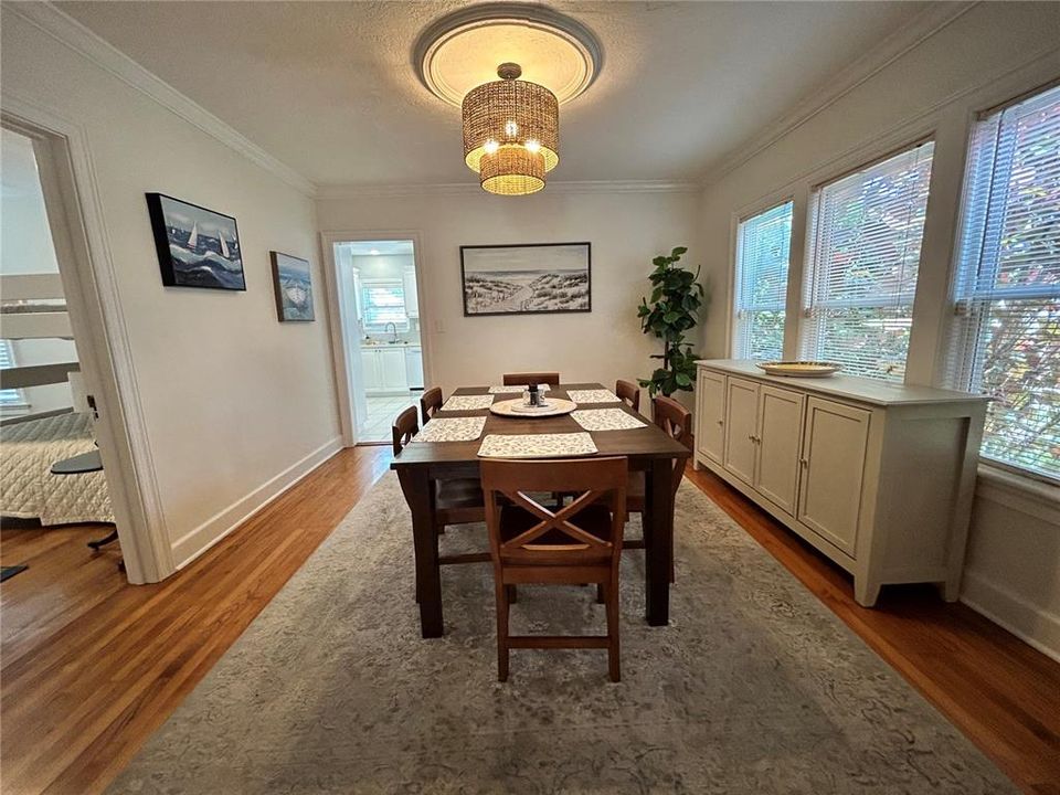 Active With Contract: $3,500 (2 beds, 2 baths, 1274 Square Feet)