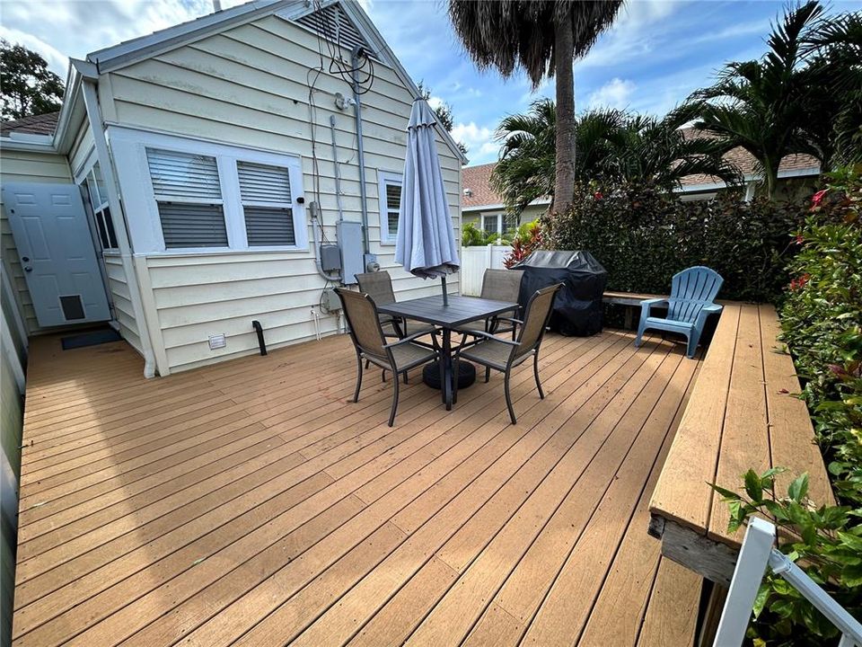 Active With Contract: $3,500 (2 beds, 2 baths, 1274 Square Feet)