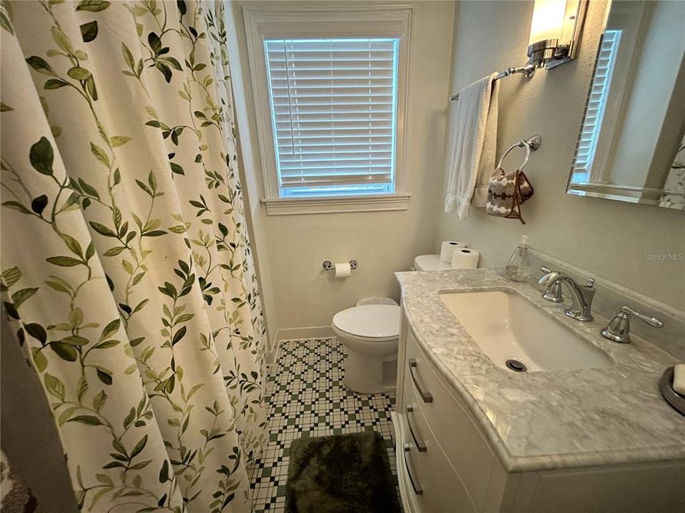 Active With Contract: $3,500 (2 beds, 2 baths, 1274 Square Feet)