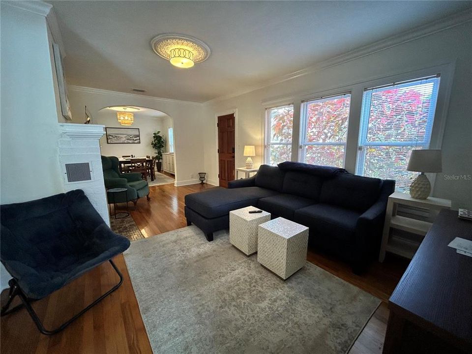 Active With Contract: $3,500 (2 beds, 2 baths, 1274 Square Feet)