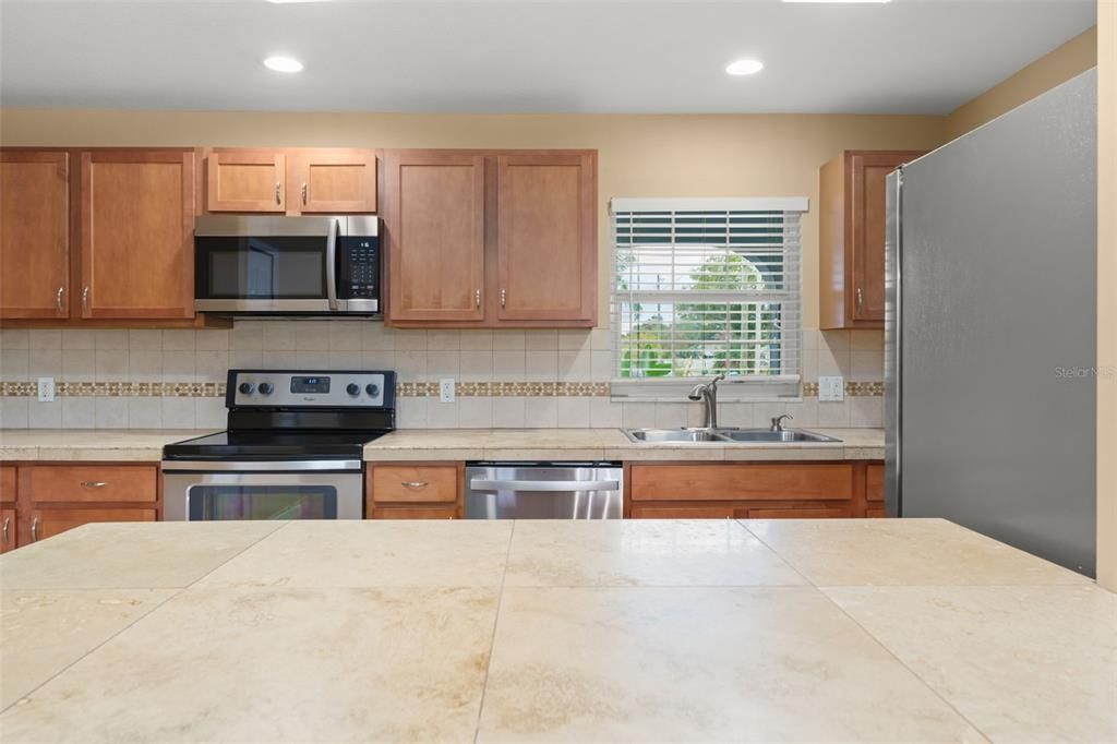 For Sale: $349,900 (3 beds, 2 baths, 1838 Square Feet)