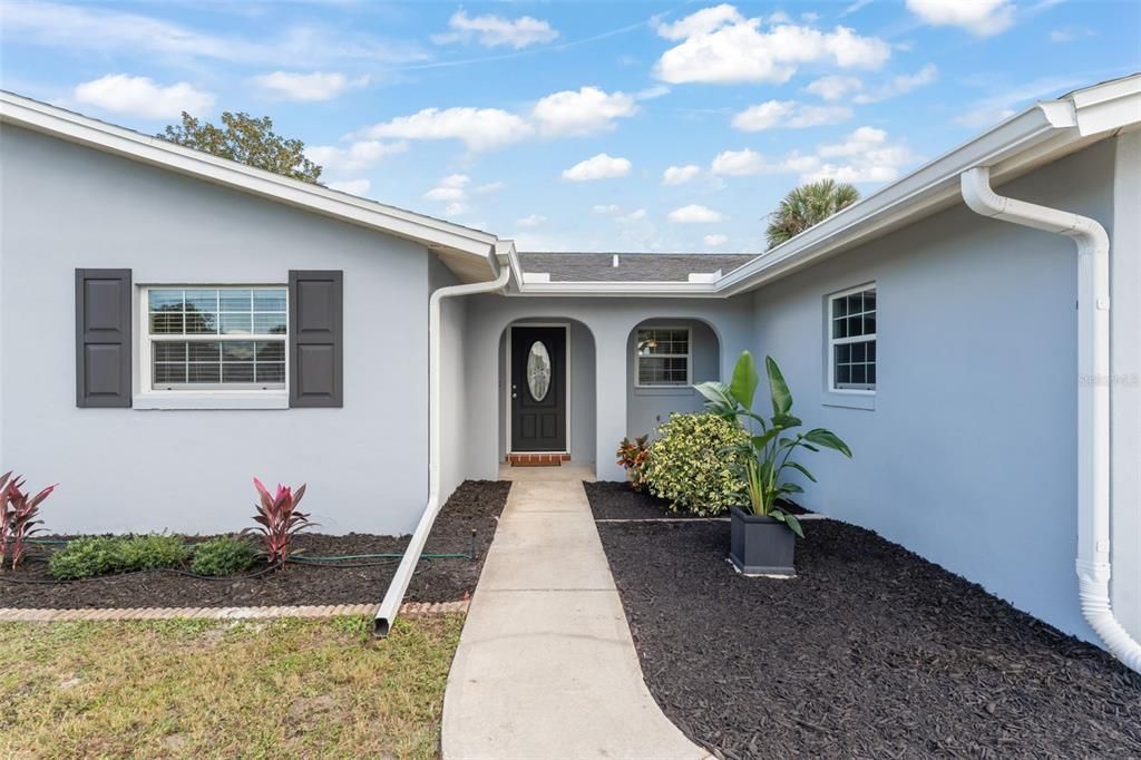 For Sale: $349,900 (3 beds, 2 baths, 1838 Square Feet)
