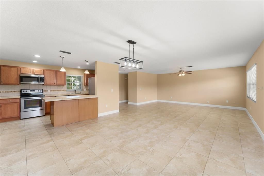 For Sale: $349,900 (3 beds, 2 baths, 1838 Square Feet)