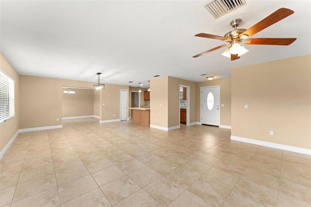 For Sale: $349,900 (3 beds, 2 baths, 1838 Square Feet)