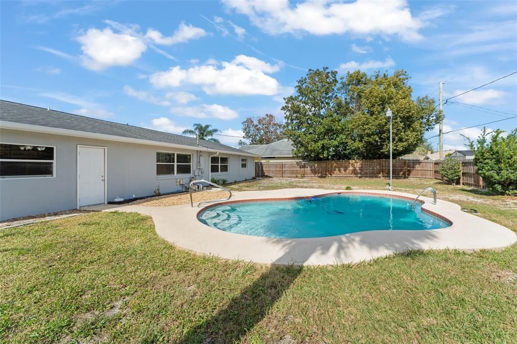 For Sale: $349,900 (3 beds, 2 baths, 1838 Square Feet)