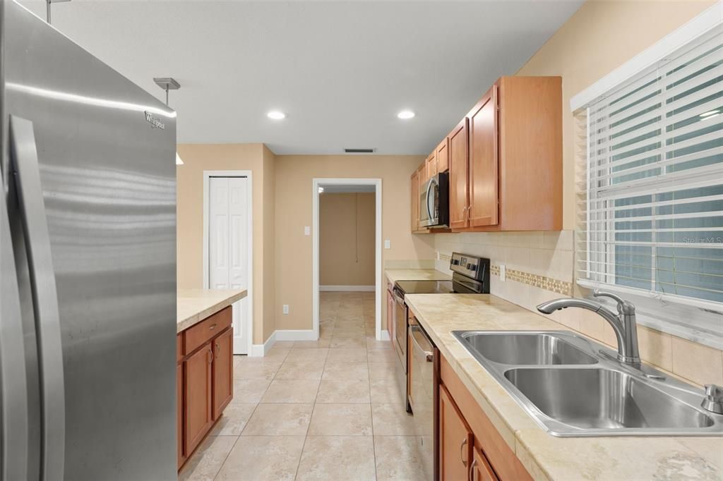 For Sale: $349,900 (3 beds, 2 baths, 1838 Square Feet)