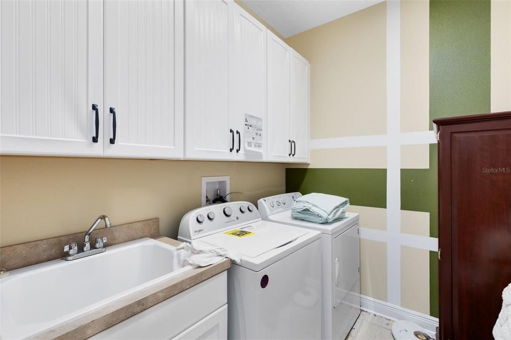 For Sale: $674,900 (3 beds, 4 baths, 2951 Square Feet)