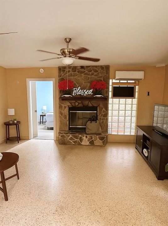 На продажу: $415,000 (11 спален, 0 ванн, 1574 Квадратных фут)