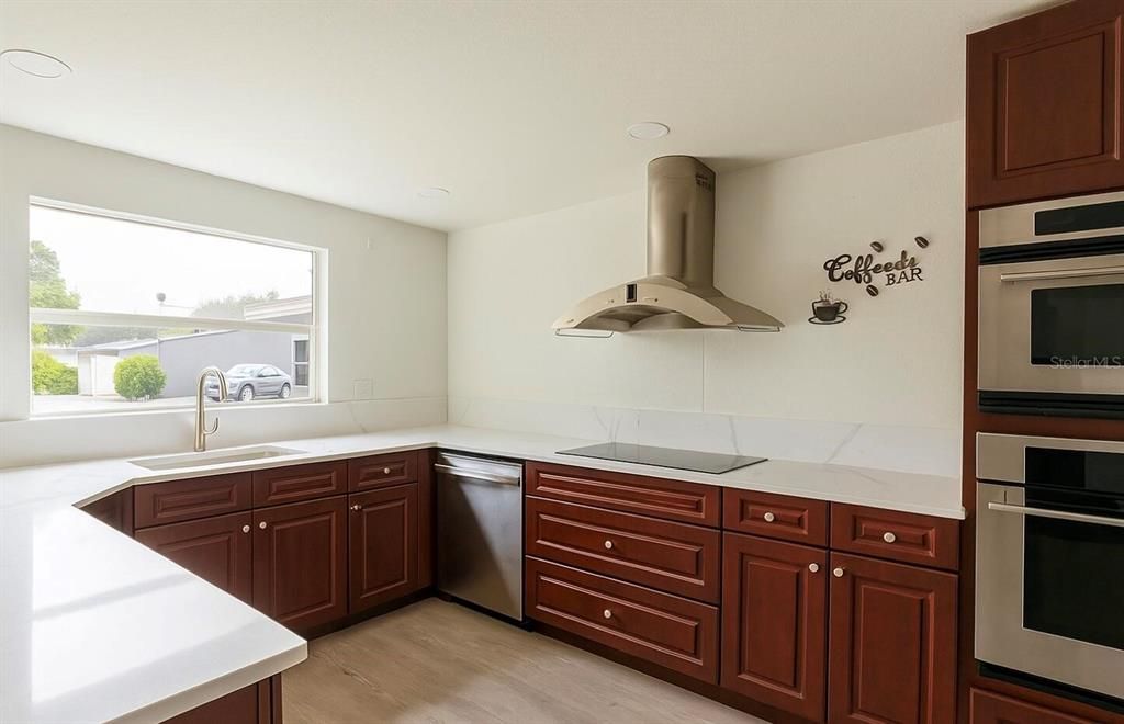 На продажу: $415,000 (11 спален, 0 ванн, 1574 Квадратных фут)