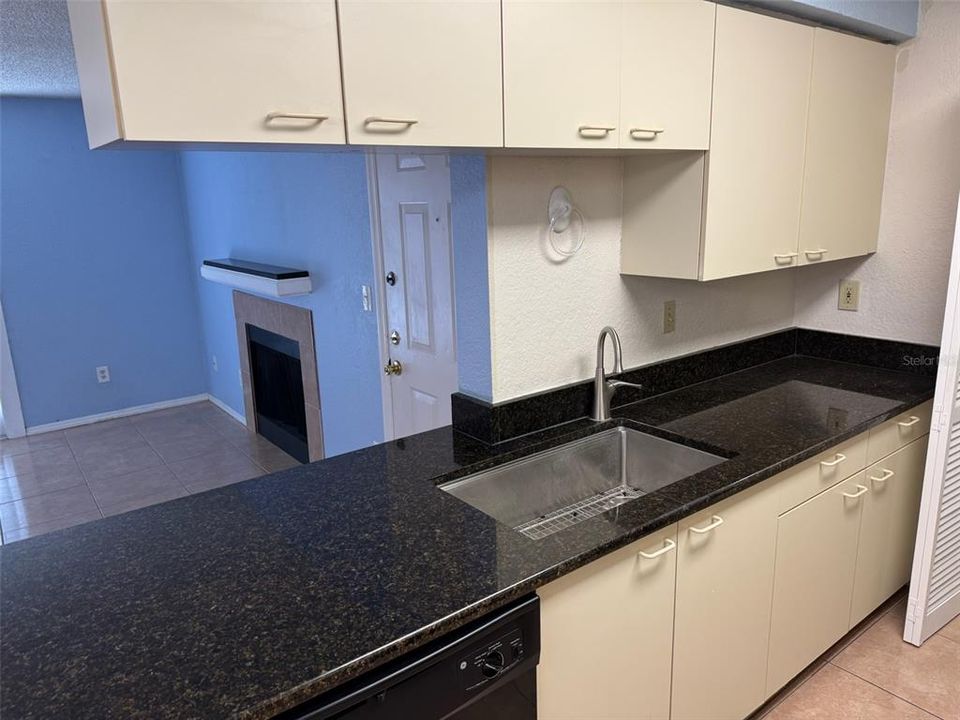 En Renta: $1,300 (1 camas, 1 baños, 650 Pies cuadrados)