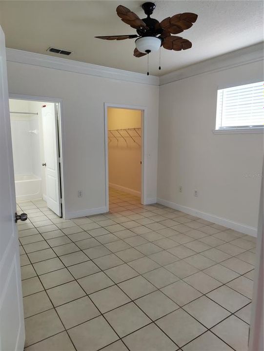 待售: $275,000 (2 贝兹, 2 浴室, 1076 平方英尺)