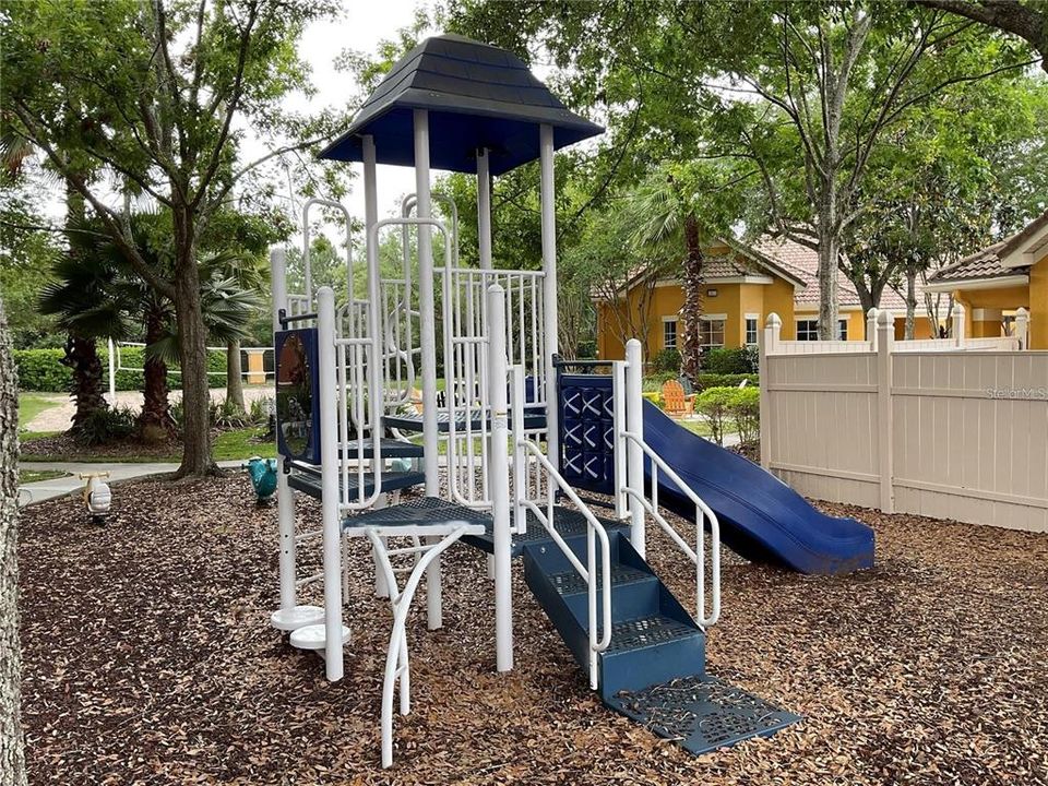 待售: $275,000 (2 贝兹, 2 浴室, 1076 平方英尺)